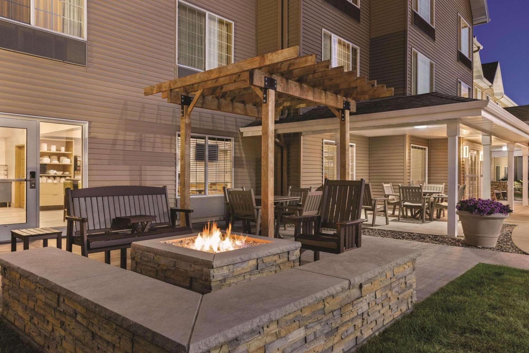 Country Inn & Suites By Radisson, Albert Lea - Austin Exterior foto